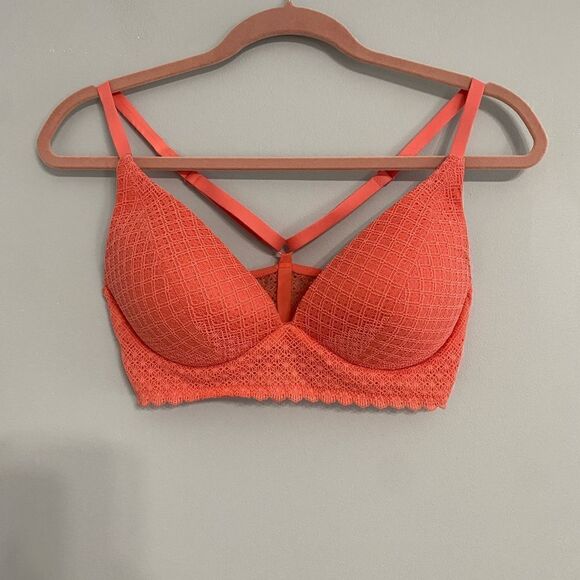 Victoria’s Secret Lightly Lined Plunge Bra Women Size 34D - Picture 1 of 6